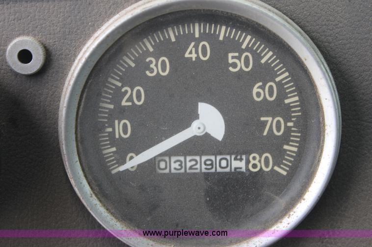 image for item E8475 1972 International fire engine