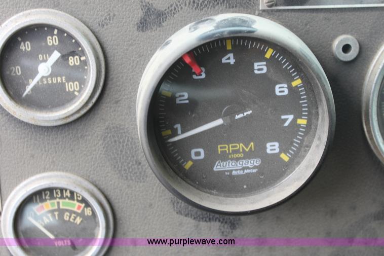 image for item E8475 1972 International fire engine