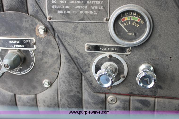 image for item E8475 1972 International fire engine