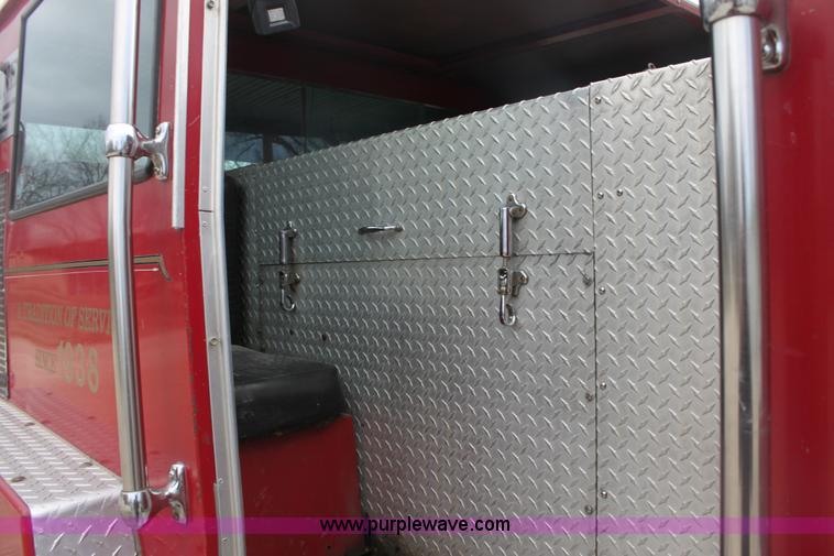 image for item E8475 1972 International fire engine