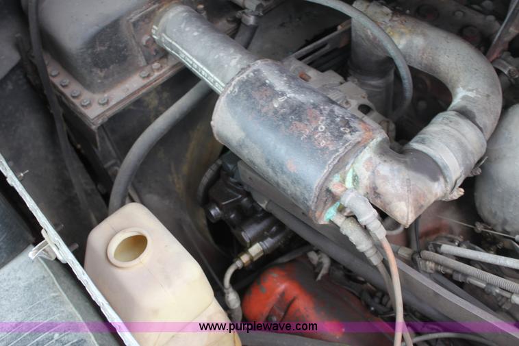 image for item E8475 1972 International fire engine