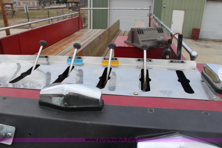 image for item E8475 1972 International fire engine