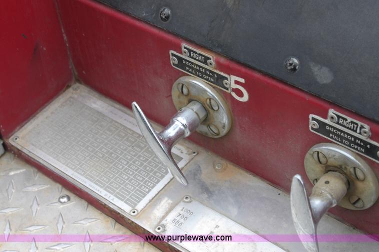 image for item E8475 1972 International fire engine
