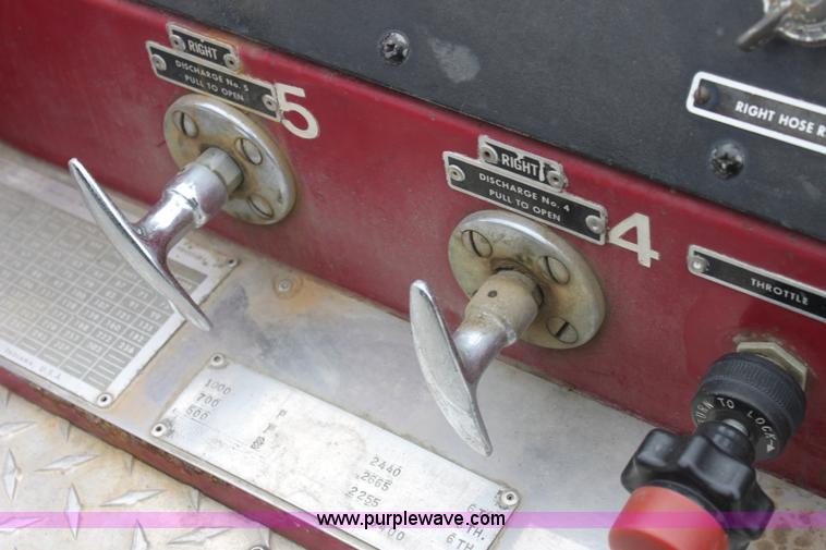 image for item E8475 1972 International fire engine