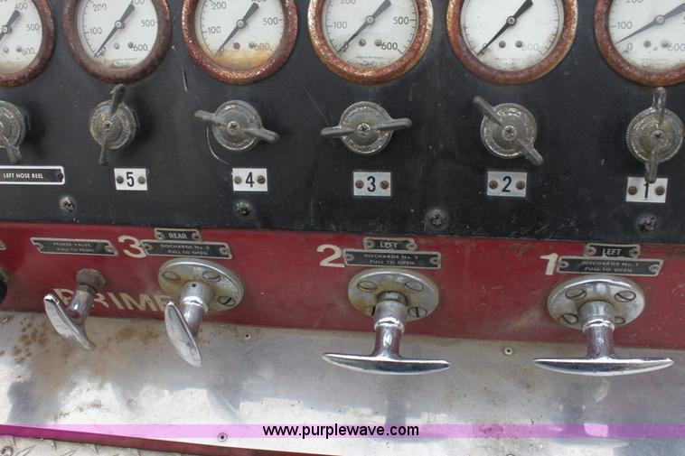 image for item E8475 1972 International fire engine