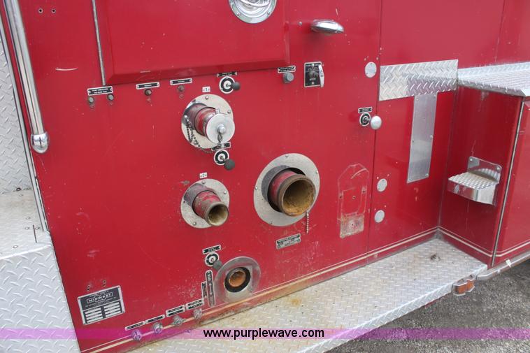 image for item E8475 1972 International fire engine
