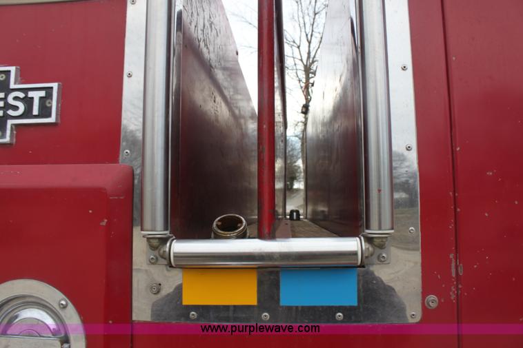 image for item E8475 1972 International fire engine