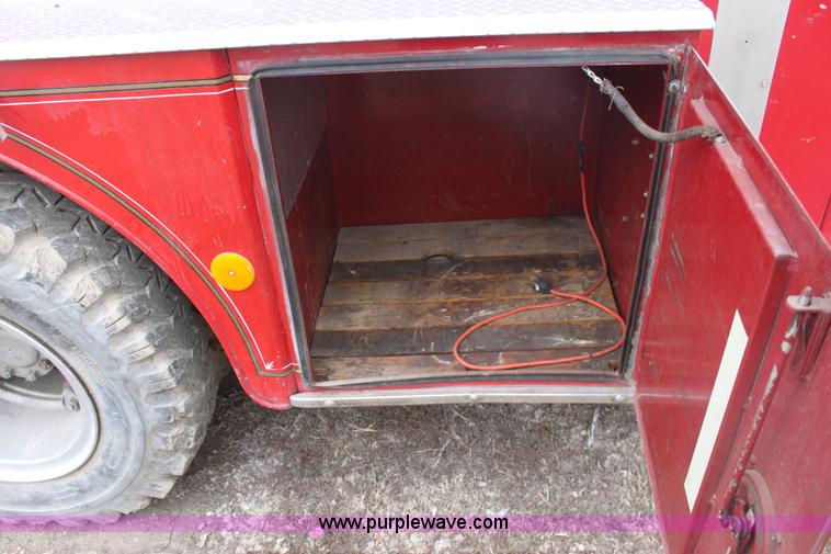 image for item E8475 1972 International fire engine