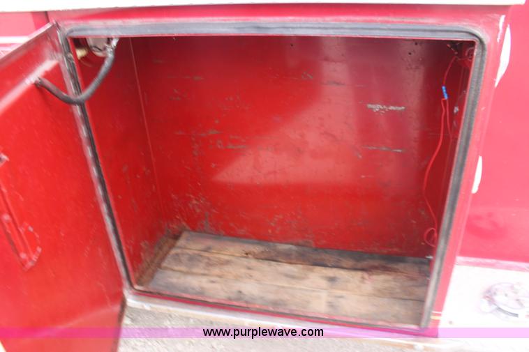 image for item E8475 1972 International fire engine