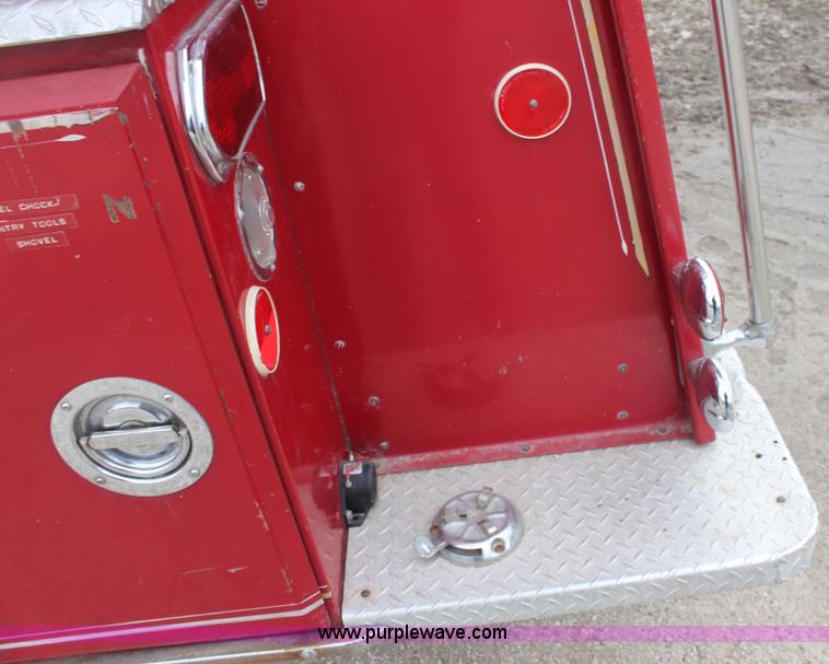 image for item E8475 1972 International fire engine