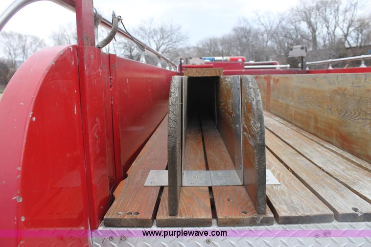 image for item E8475 1972 International fire engine