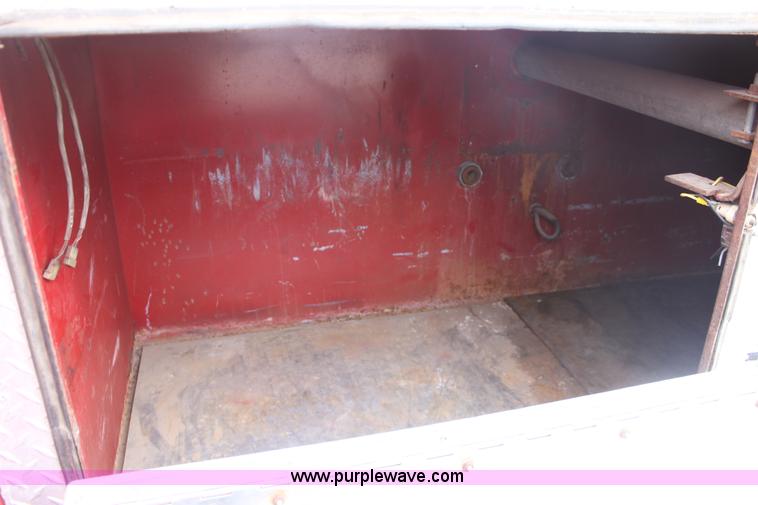 image for item E8475 1972 International fire engine