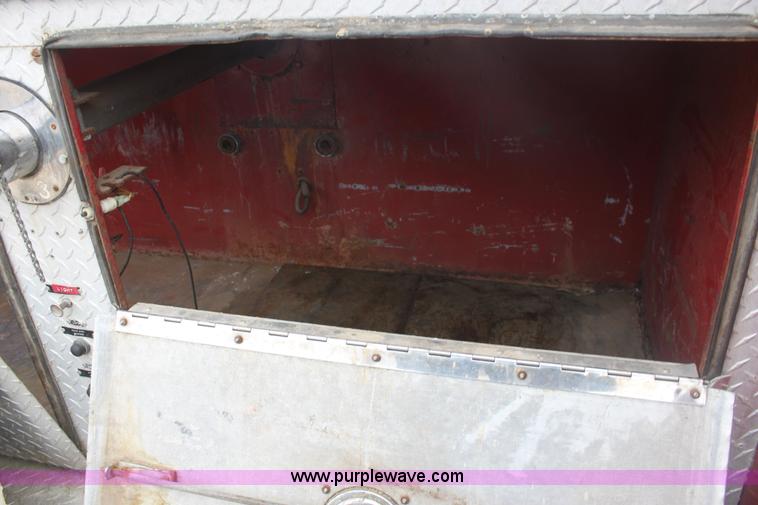 image for item E8475 1972 International fire engine