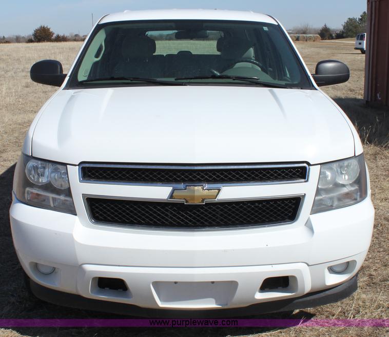 image for item E8480 2009 Chevrolet Suburban 2500 LS SUV