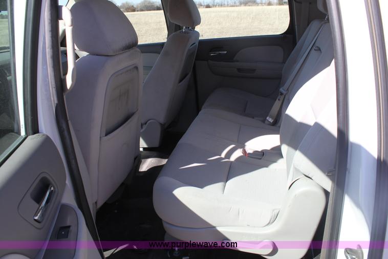 image for item E8480 2009 Chevrolet Suburban 2500 LS SUV