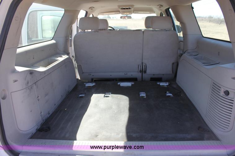 image for item E8480 2009 Chevrolet Suburban 2500 LS SUV