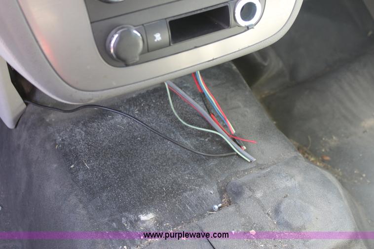 image for item E8480 2009 Chevrolet Suburban 2500 LS SUV