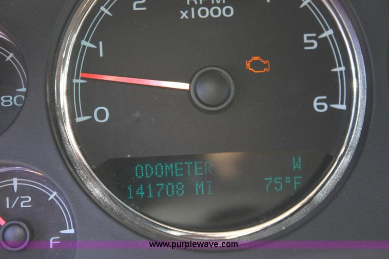 image for item E8480 2009 Chevrolet Suburban 2500 LS SUV