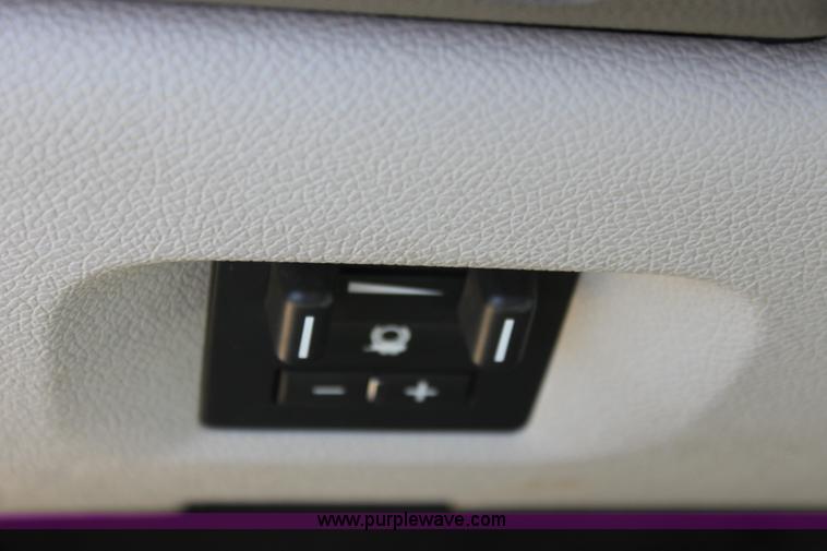 image for item E8480 2009 Chevrolet Suburban 2500 LS SUV