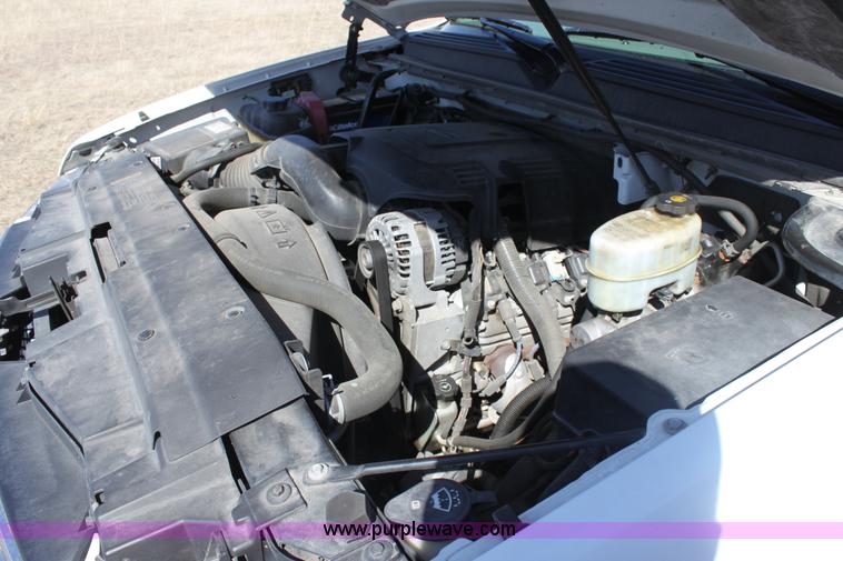 image for item E8480 2009 Chevrolet Suburban 2500 LS SUV