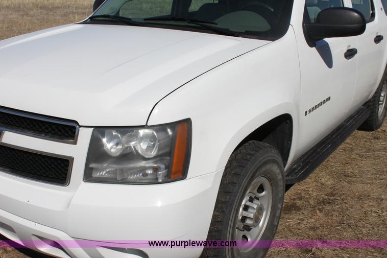 image for item E8480 2009 Chevrolet Suburban 2500 LS SUV