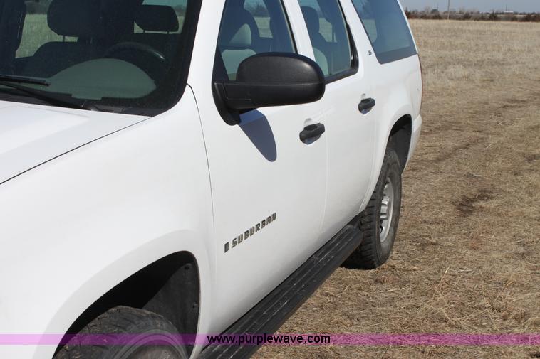 image for item E8480 2009 Chevrolet Suburban 2500 LS SUV