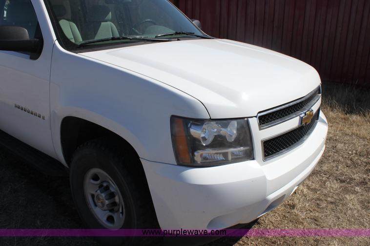 image for item E8480 2009 Chevrolet Suburban 2500 LS SUV
