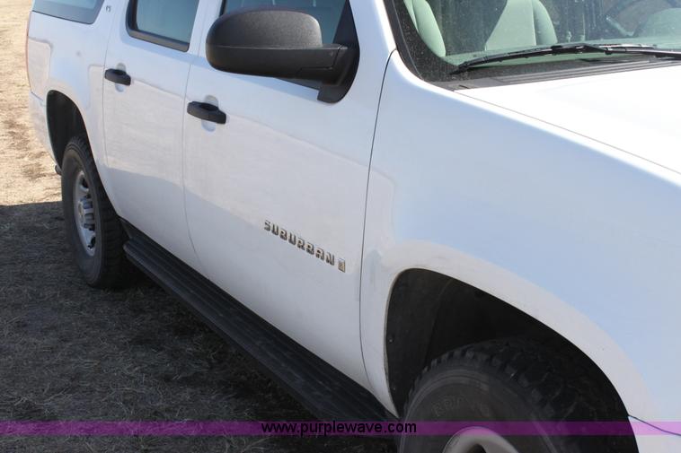 image for item E8480 2009 Chevrolet Suburban 2500 LS SUV
