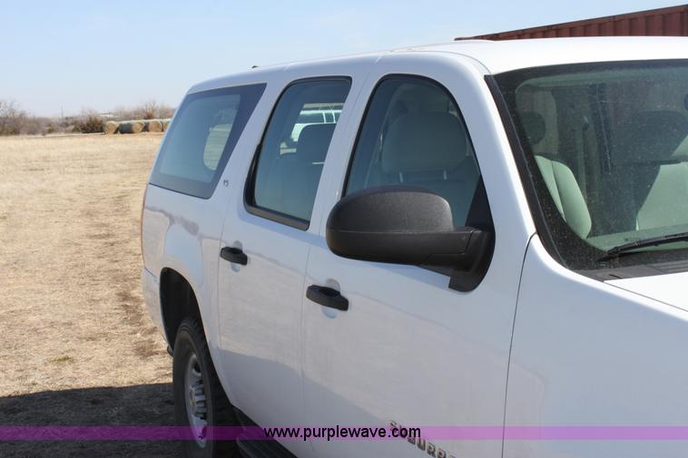 image for item E8480 2009 Chevrolet Suburban 2500 LS SUV