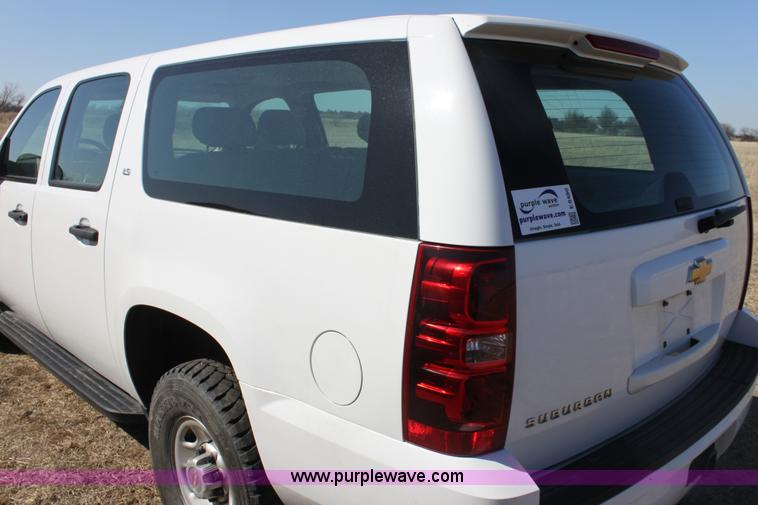 image for item E8480 2009 Chevrolet Suburban 2500 LS SUV