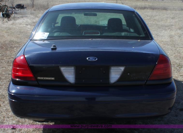 image for item E8481 2007 Ford Crown Victoria Police Interceptor
