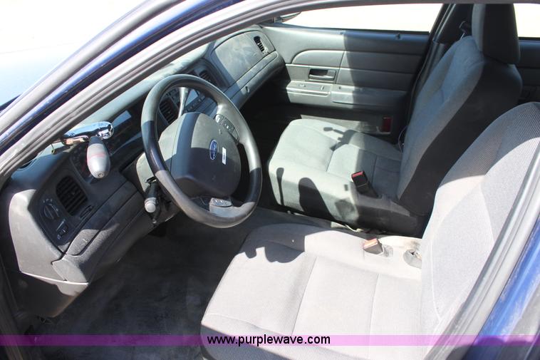 image for item E8481 2007 Ford Crown Victoria Police Interceptor