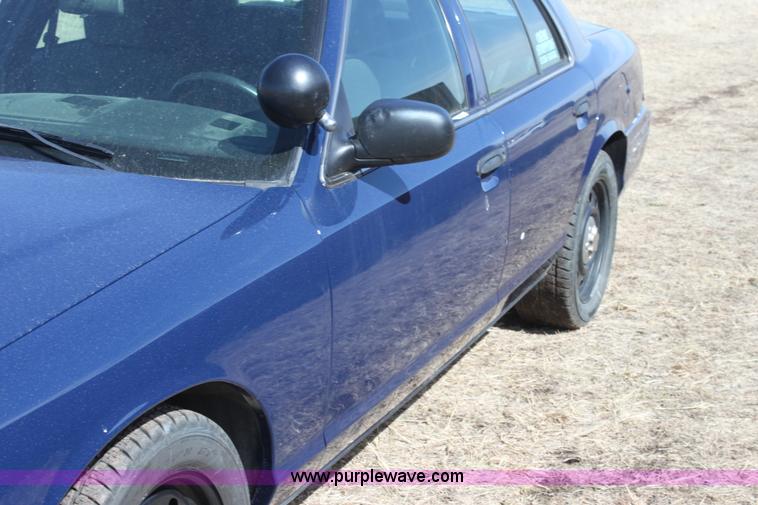 image for item E8481 2007 Ford Crown Victoria Police Interceptor