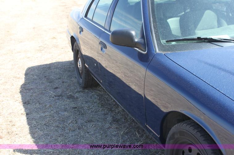 image for item E8481 2007 Ford Crown Victoria Police Interceptor