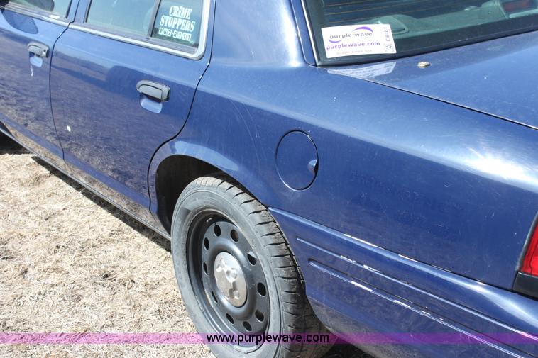 image for item E8481 2007 Ford Crown Victoria Police Interceptor