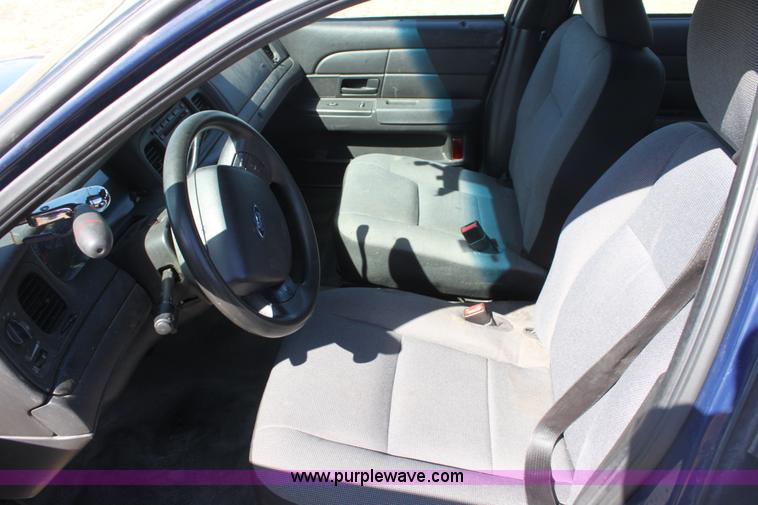 image for item E8482 2008 Ford Crown Victoria Police Interceptor