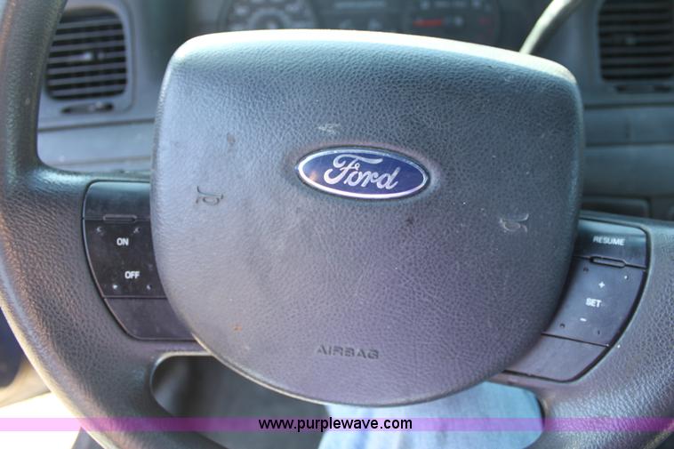 image for item E8482 2008 Ford Crown Victoria Police Interceptor