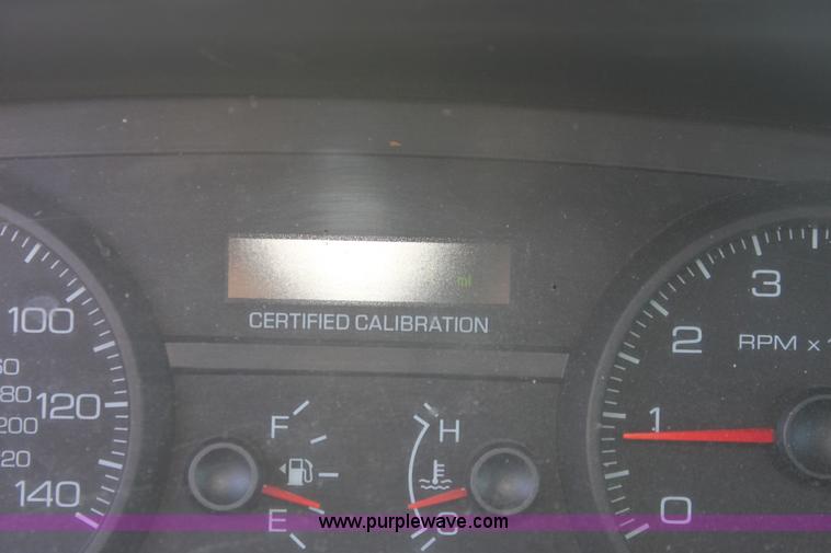 image for item E8482 2008 Ford Crown Victoria Police Interceptor