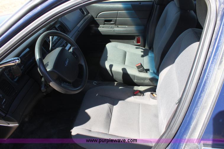 image for item E8483 2008 Ford Crown Victoria Police Interceptor