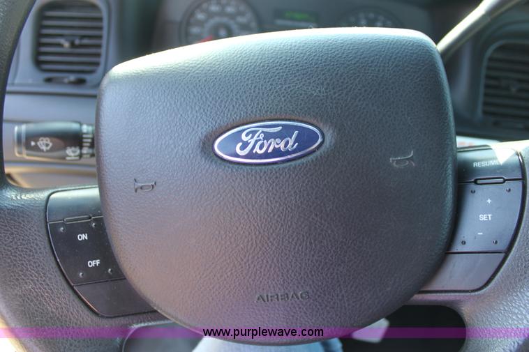 image for item E8483 2008 Ford Crown Victoria Police Interceptor