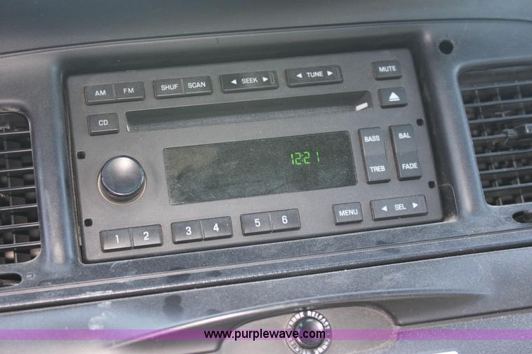 image for item E8484 2008 Ford Crown Victoria Police Interceptor