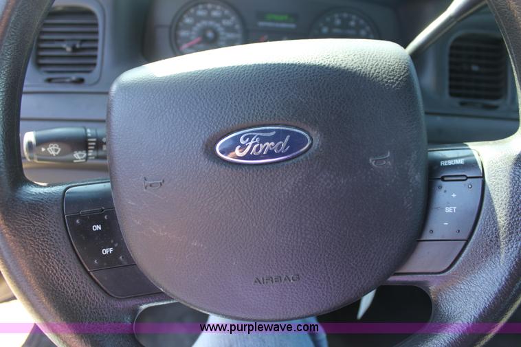 image for item E8484 2008 Ford Crown Victoria Police Interceptor