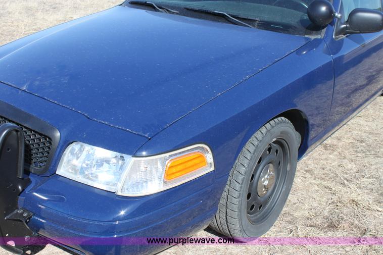 image for item E8484 2008 Ford Crown Victoria Police Interceptor