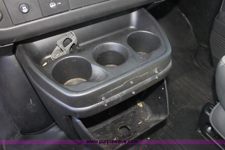 image for item E8485 2009 Chevrolet Express 3500 Extended van