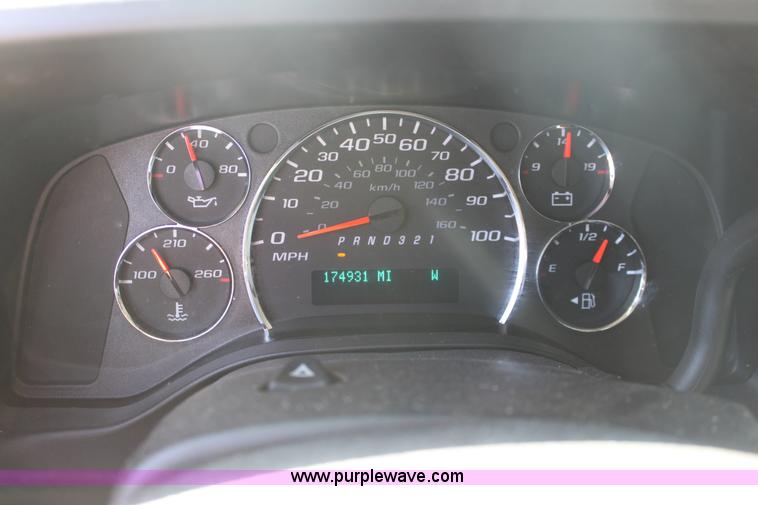 image for item E8485 2009 Chevrolet Express 3500 Extended van