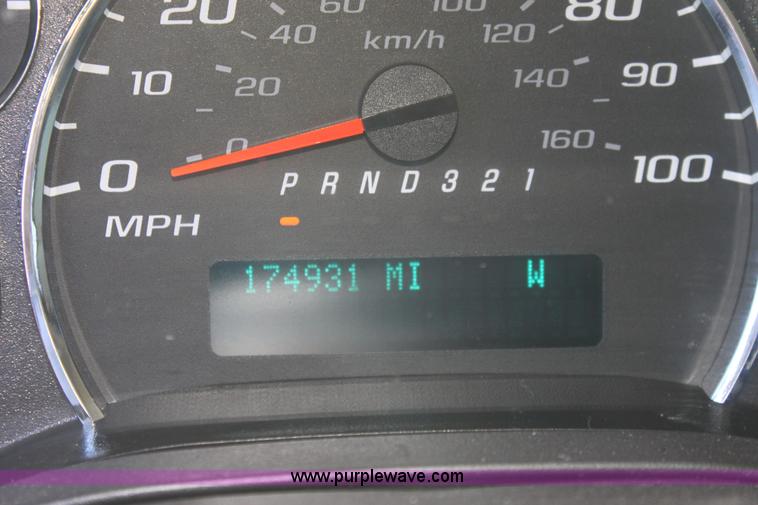 image for item E8485 2009 Chevrolet Express 3500 Extended van