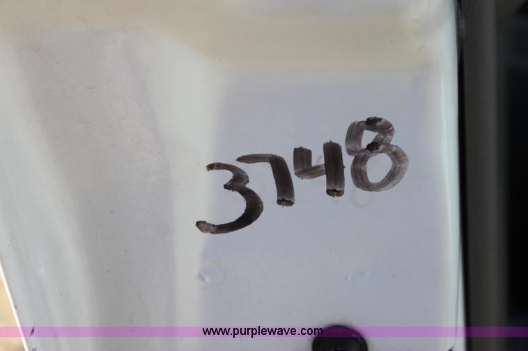 image for item E8485 2009 Chevrolet Express 3500 Extended van