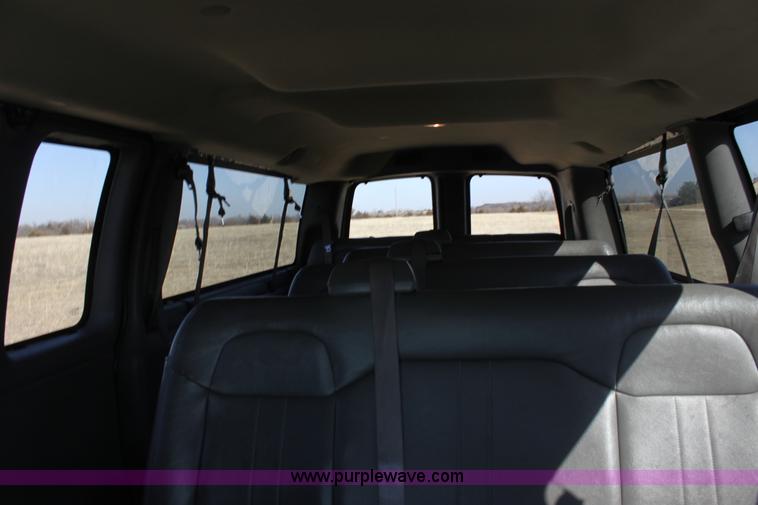 image for item E8486 2009 Chevrolet Express G3500 van