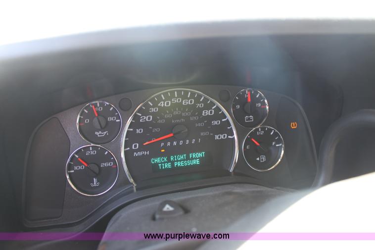 image for item E8486 2009 Chevrolet Express G3500 van