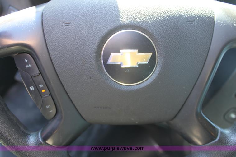 image for item E8486 2009 Chevrolet Express G3500 van